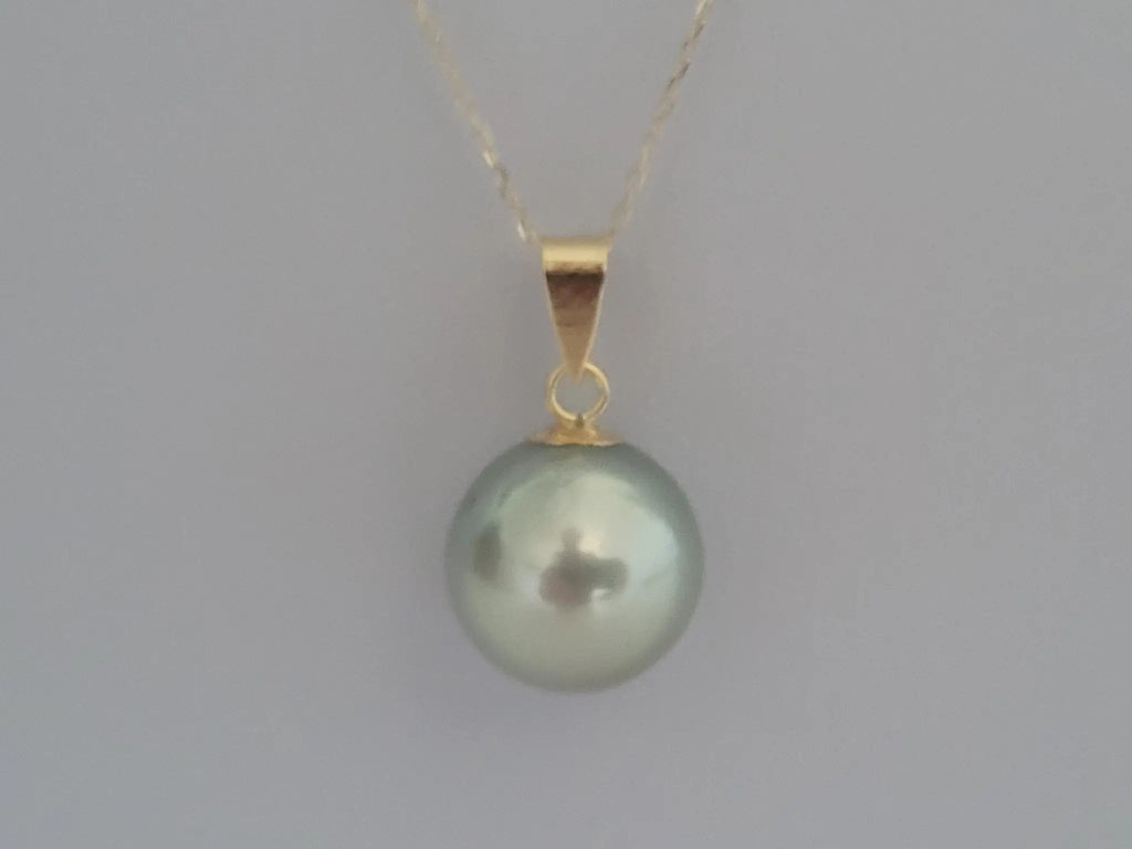 Tahiti Pearl 13 mm Round Silver-Green Natural Color (Pinctada margaritifera) - Only at The South Sea Pearl