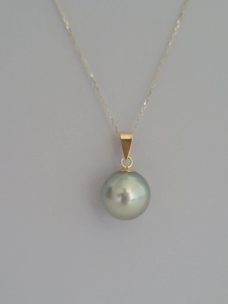 Tahiti Pearl 13 mm Round Silver-Green Natural Color - Only at  The South Sea Pearl