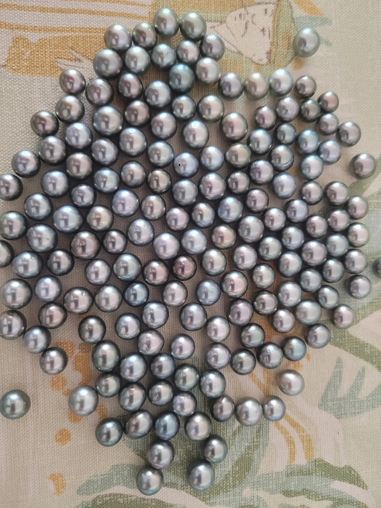Tahitian cultured pearl 10-11mm multiple pieces — French Polynesia