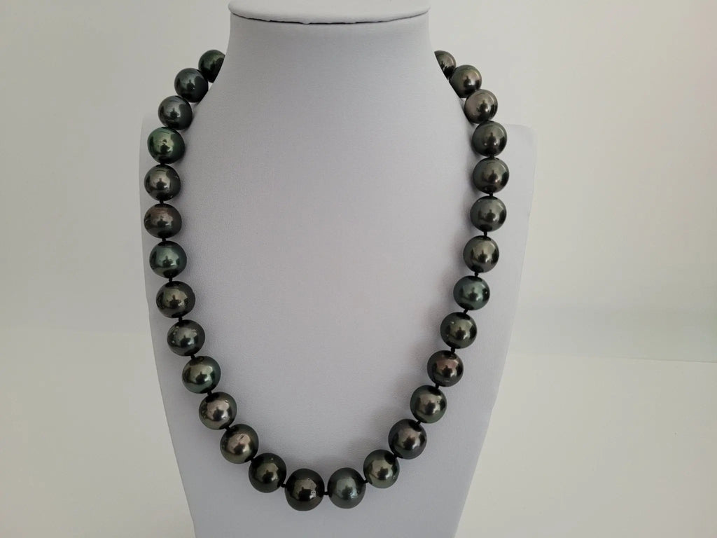 Tahiti Pearls 12-15 mm Natural Dark Color and High Luster (Pinctada margaritifera) - Only at The South Sea Pearl