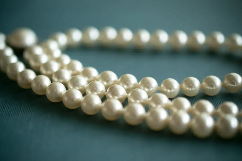 Unlocking the Secrets: How to Differentiate Between Real and Fake Tahitian Pearls