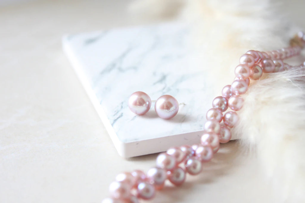 Unlocking the Spectrum of Tahitian Pearls' Colors
