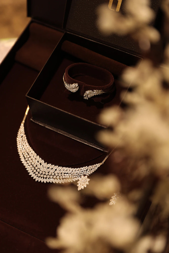 Discover Elegant Necklaces with Pearls and Precious Gems