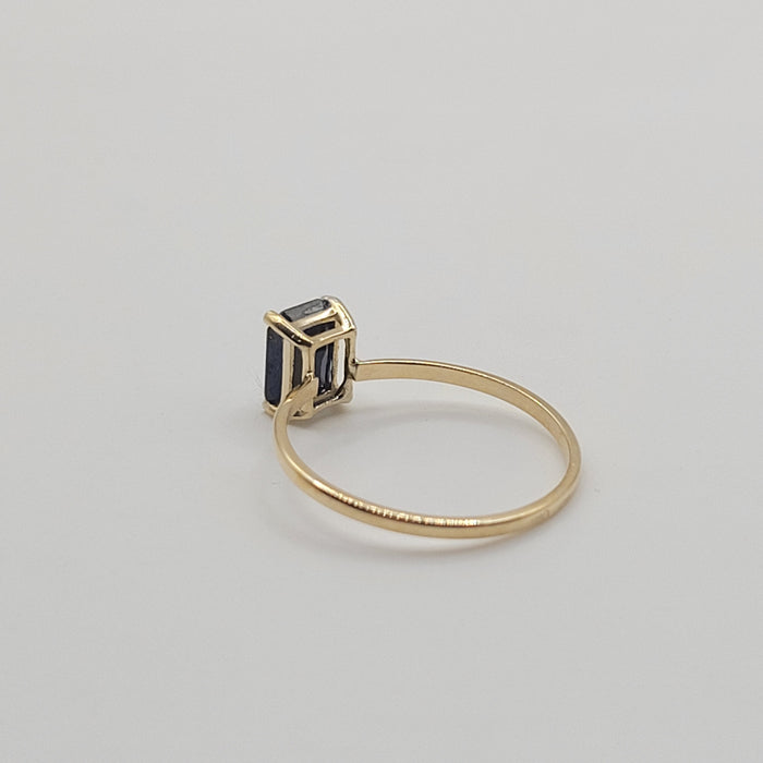 18K Yellow Gold Ring with Emerald - Cut Sapphire - MIMUKA