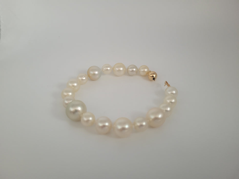 South Sea Pearls of Natural Color and High Luster, Round Shape, 18K Solid Gold Clasp |  The South Sea Pearl |  The South Sea Pearl