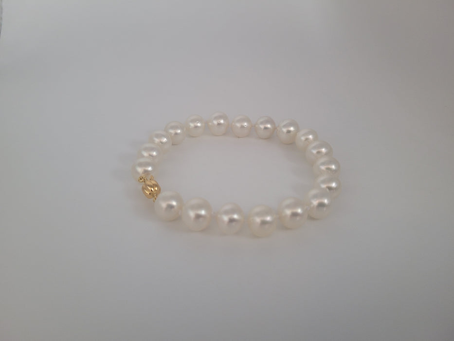 Bracelet de perles blanches des mers du Sud 9-10 mm Fermoir en or massif 18 carats