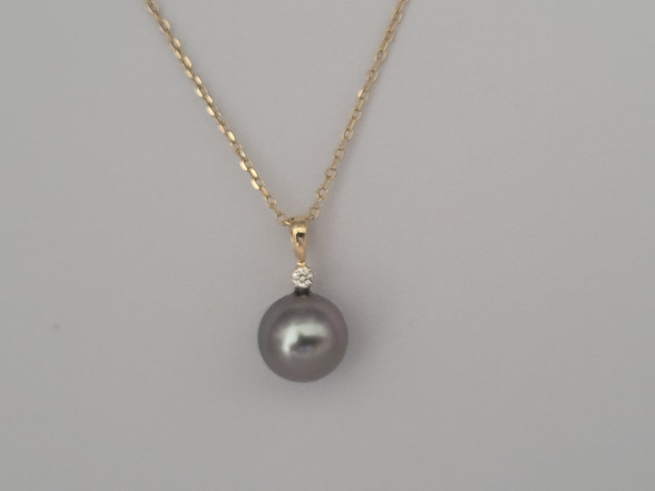 Pendant Necklace of a Tahiti Pearl 9-10 mm AAA, Diamond and 18K Solid Yellow Gold