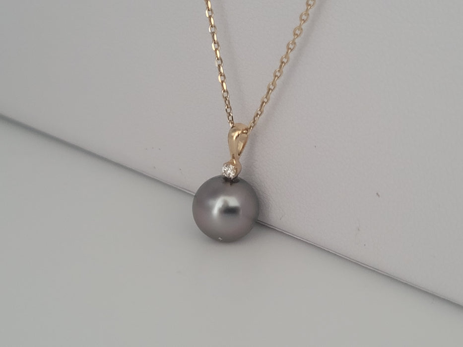 Pendant Necklace of a Tahiti Pearl 9-10 mm AAA, Diamond and 18K Solid Yellow Gold