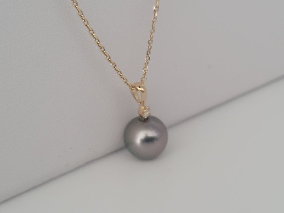 Collier Pendentif d'une Perle de Tahiti 9-10 mm AAA, Diamant et Or Jaune Massif 18K