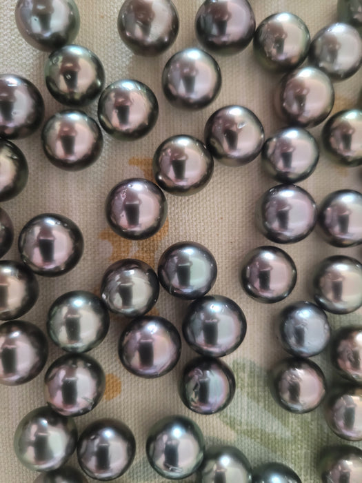 Perles de Tahiti en vrac 11-12 mm qualité AA couleur cerise et lustre élevé