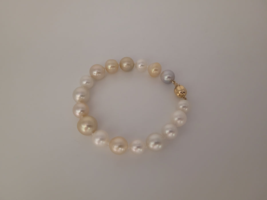 South Sea Pearls Bracelet Golden and White Natural Color Pearls 9.40-11.60 mm 18K Gold Clasp