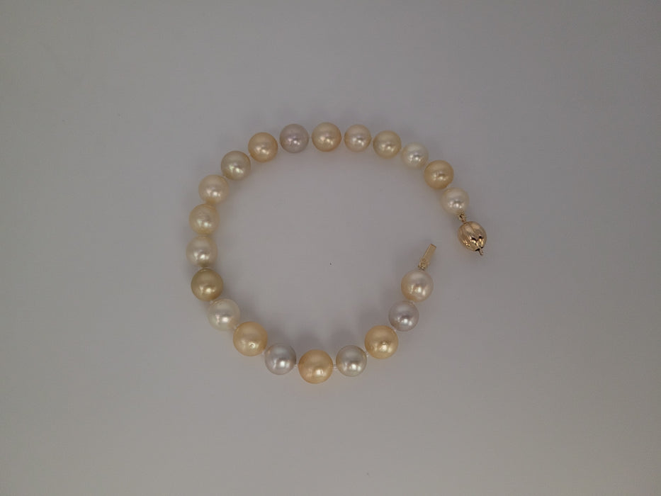 Golden South Sea Pearls Bracelet 8-9 mm 18K gold Clasp