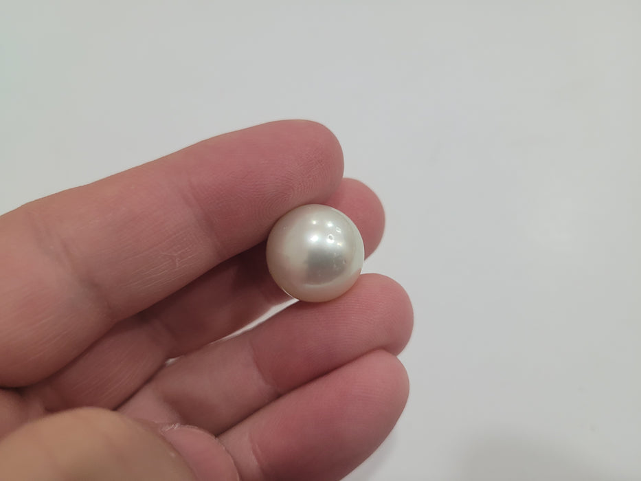 Golden South Sea Pearl 15 mm Round High Luster
