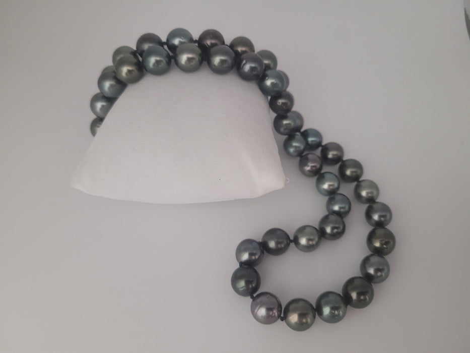 Tahiti Pearls Necklace 10-11 mm Dark Natural Color and High Luster