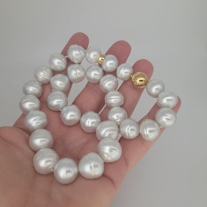 South Sea Pearls necklace 13-14 mm very high Luster 18K Gold clasp