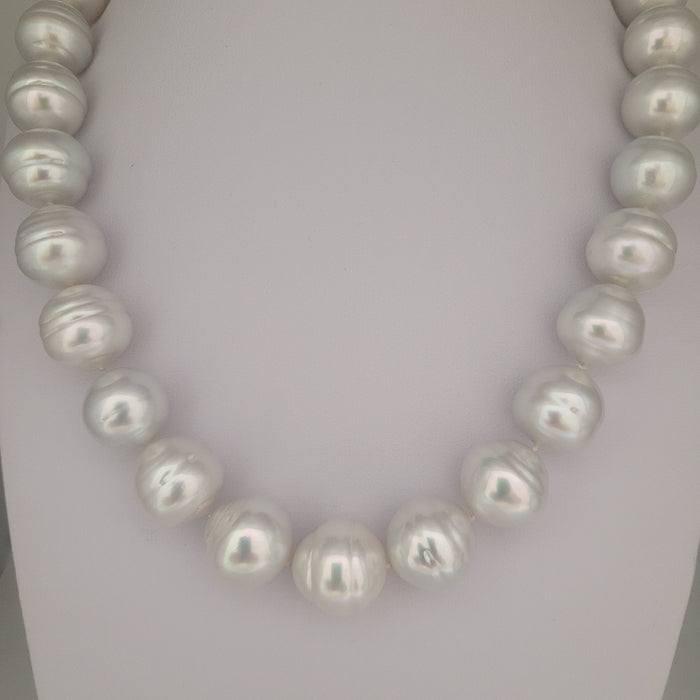 South Sea Pearls necklace 13-14 mm very high Luster 18K Gold clasp