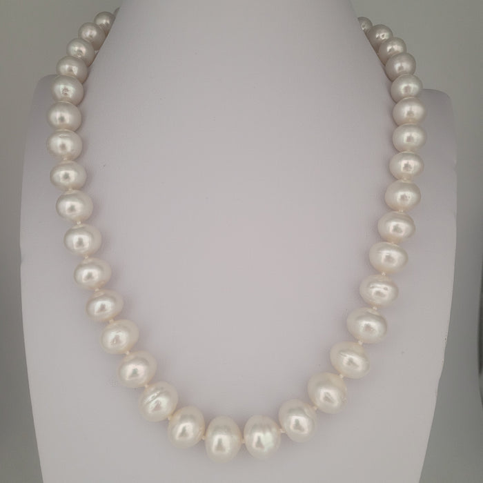 White South Sea Pearls 9-12 mm with high luster 18K Gold clasp