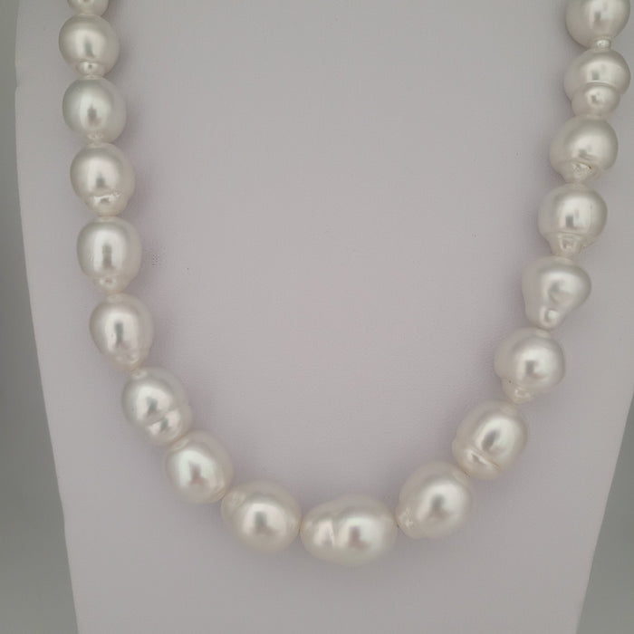 White South Sea Pearls 10-12 mm Very High Luster 18K Gold Clasp