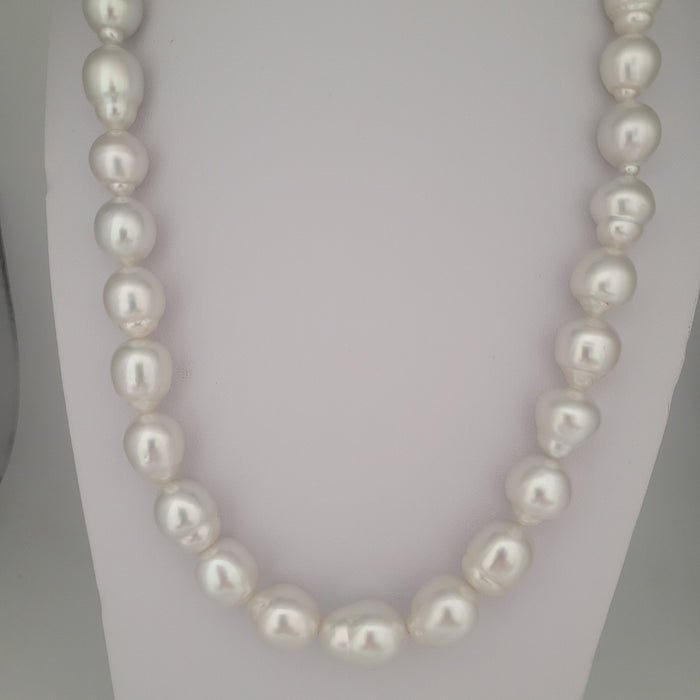 White South Sea Pearls 10-12 mm Very High Luster 18K Gold Clasp