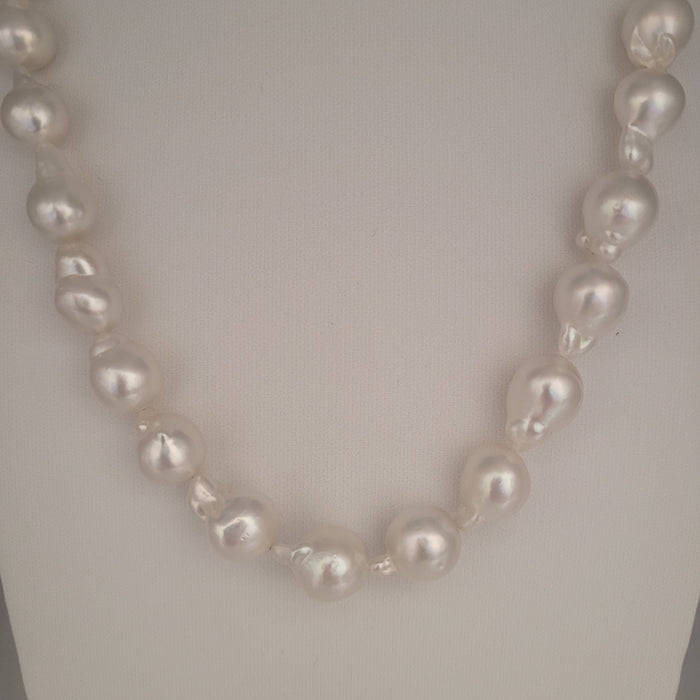 White South Sea Pearl 10-12 Baroque Shape Very High Luster 18K Gold Clasp