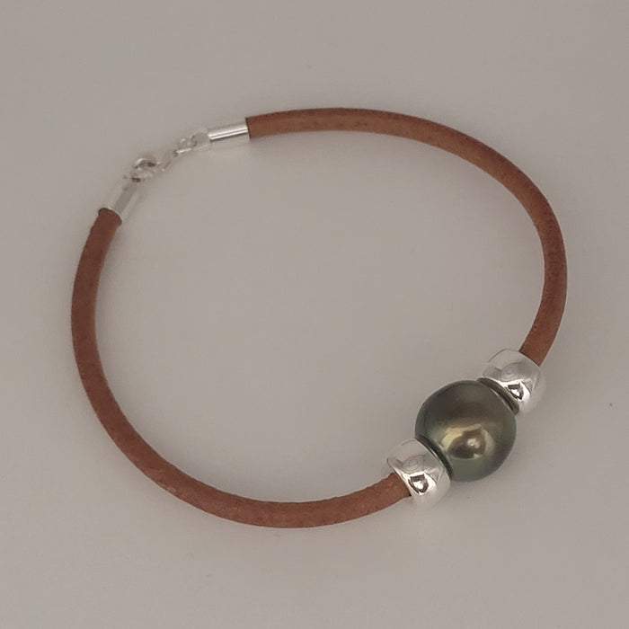 Tahiti Pearl 11-12 mm AAA Quality, handmade in Silver 925 and Natural Leather