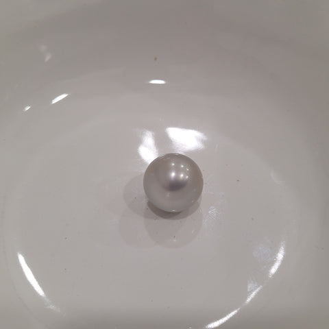 Tahiti Pearl 14 mm Round AAA Silver Light Color