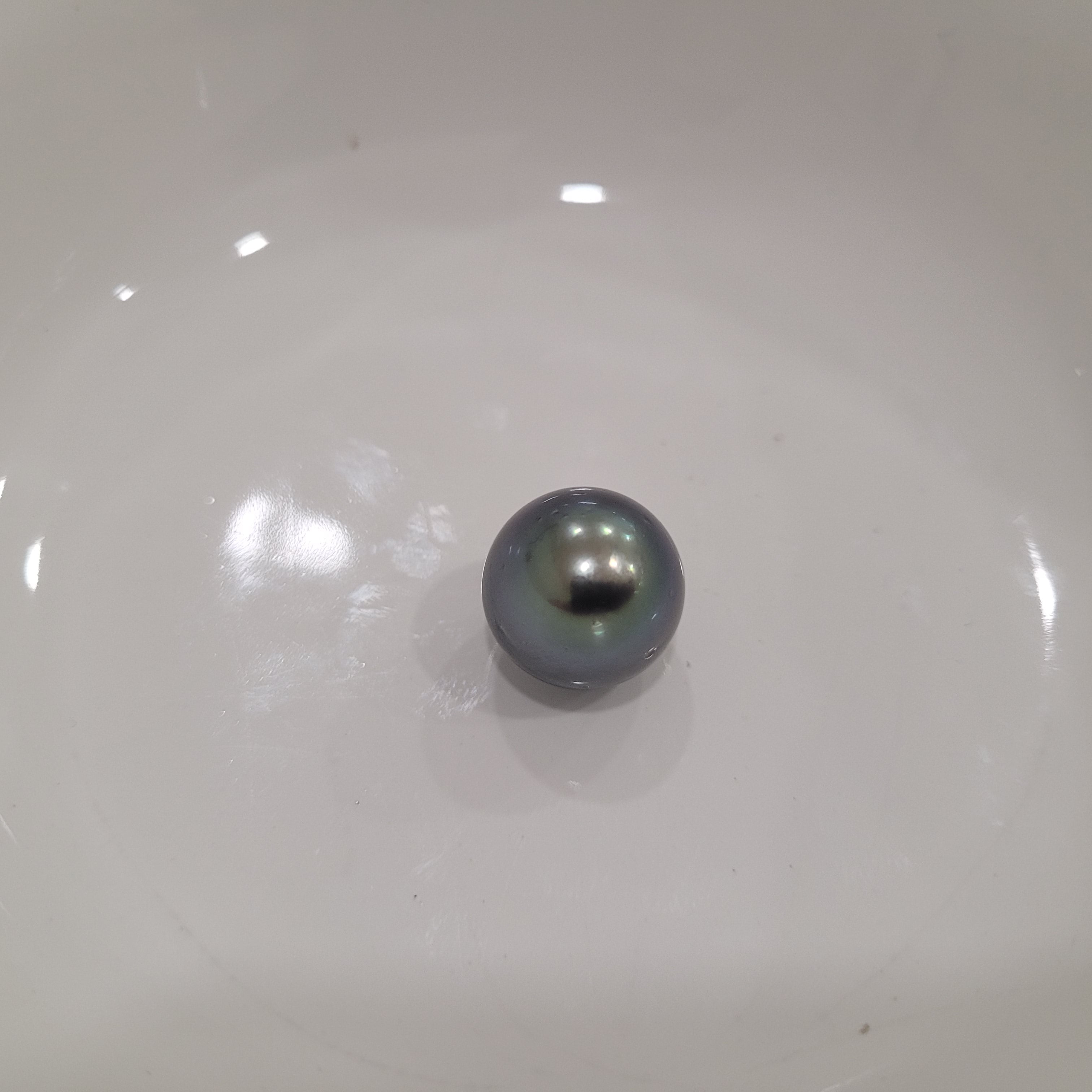 Tahiti Pearl 14 mm Round AAA Excellent Luster