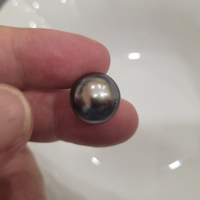 Tahiti Pearl 14 mm Dark Color, High Luster