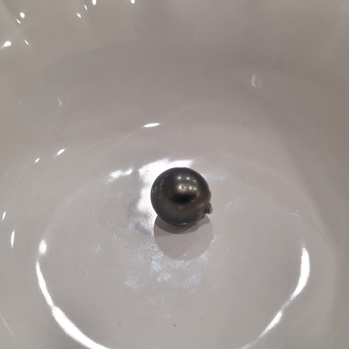Tahiti Pearl 15,50 mm Dark Color, Drop Shape, High Luster