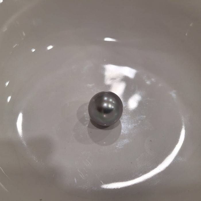 14 mm Tahiti Pearl, Light Silver Color, High Luster