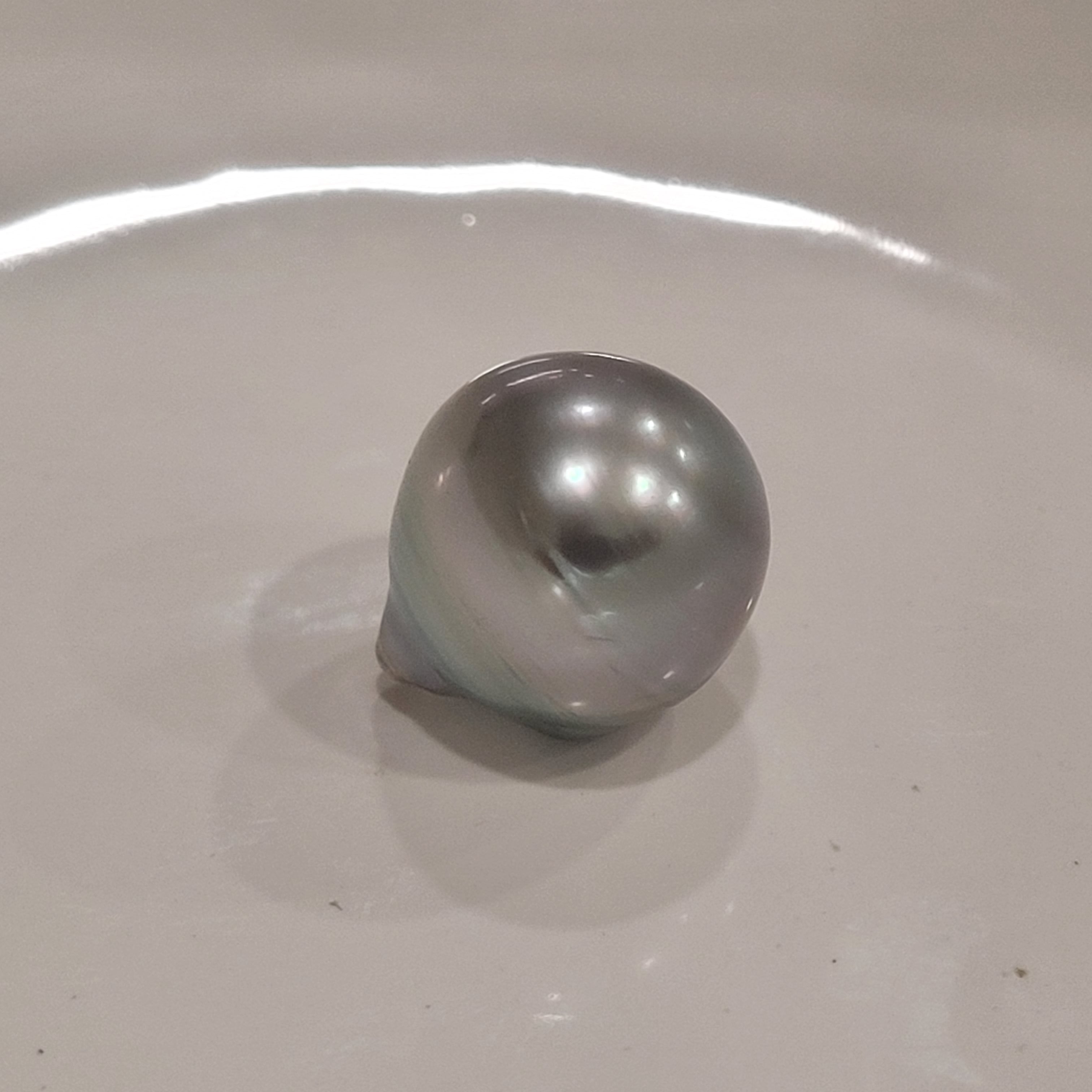 14 mm Tahiti Pearl, Light Silver Color, High Luster
