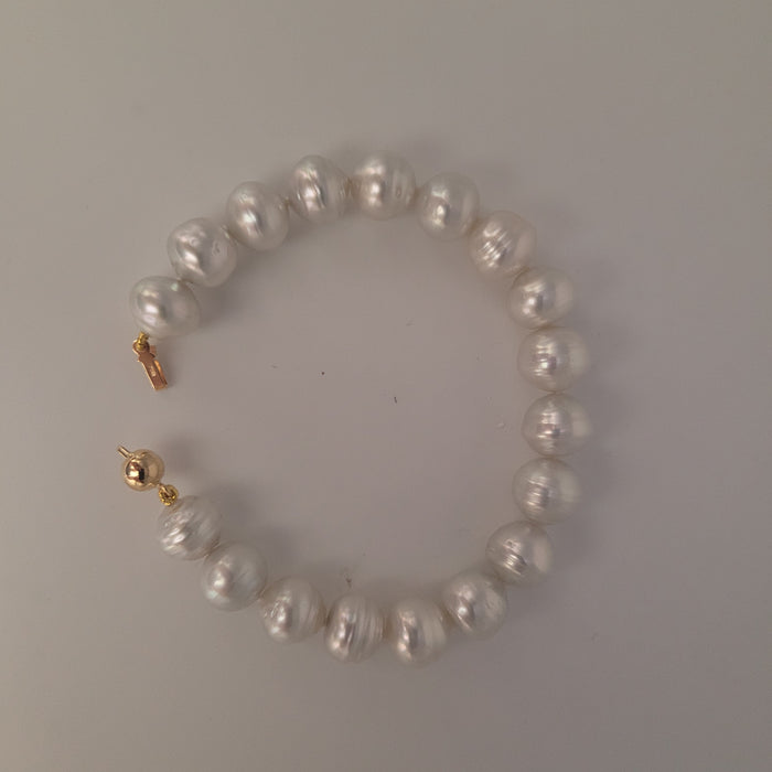 South Sea Pearls 10-11 mm Bracelet 18K Gold Clasp — Pinctada maxima