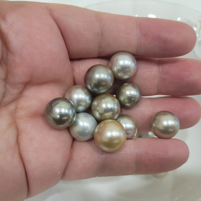 Tahiti Pearls 12-13 mm Light Natural Color Round Shape