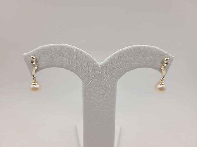 Akoya Cultured Pearl earrings 8-8.5 mm