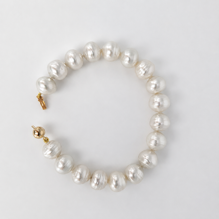South Sea Pearls 10-11 mm Bracelet 18K Gold Clasp — Pinctada maxima