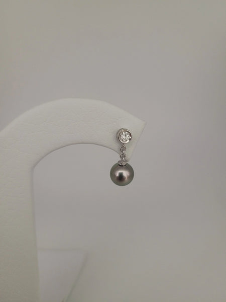 Earrings of Tahiti Pearls AAA Quality, 0.20 Cts Diamonds, and 18K Solid Gold | The South Sea Pearl |  The South Sea Pearl