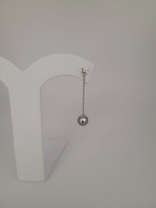 Earrings of Tahiti Pearls AAA, Diamonds 0.20 Carats, White Solid Gold 18K | The South Sea Pearl |  The South Sea Pearl