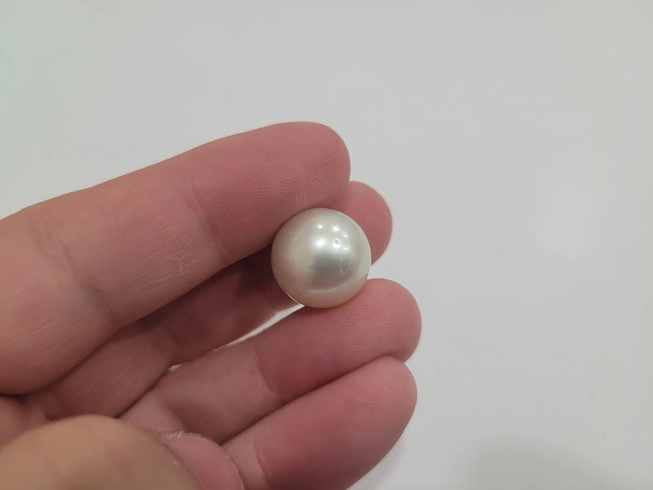 Golden South Sea Pearl 15 mm Round High Luster | The South Sea Pearl |  The South Sea Pearl