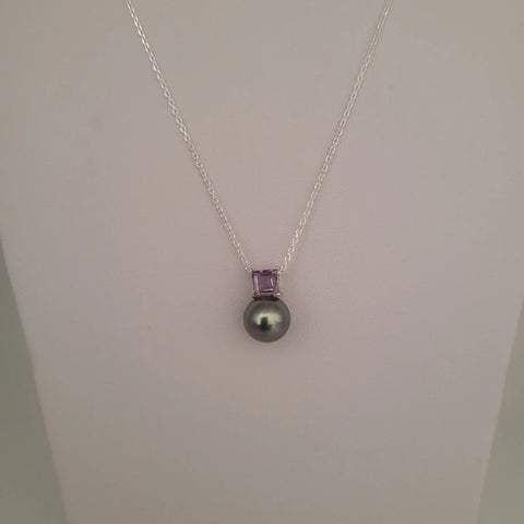 Dark Tahitian cultured pearl pendant 9mm round in 18K Gold (Pinctada margaritifera) — The South Sea Pearl