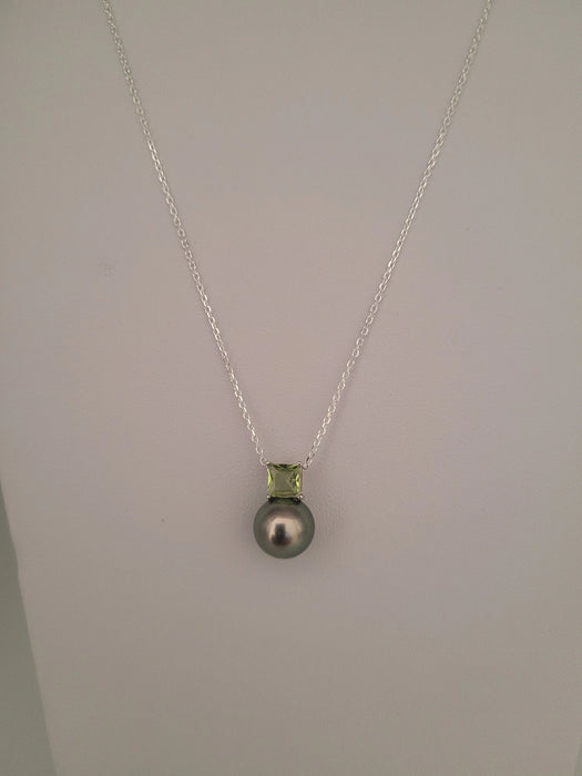 Pendant Necklace Tahiti Pearl 9 mm AAA, Precious Stone, 18K Solid Gold | The South Sea Pearl |  The South Sea Pearl