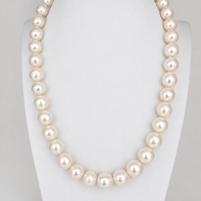 Collana perle bianche dei Mari del Sud 10-13 mm, lustro molto alto, oro 18 carati