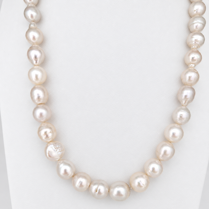 White South Sea Pearl Necklace 10-11.80 mm 18K Gold Clasp
