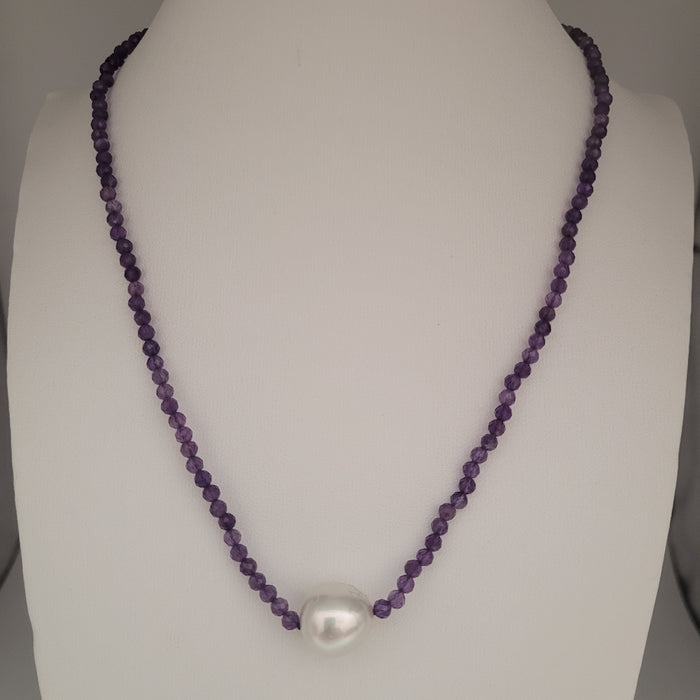 White South Sea Pearl 11-12 mm AAA and Amethyst Precious Stones Necklace 18K Gold Clasp