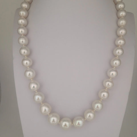 South Sea cultured pearl necklace 10-12.50mm in 18K Gold (Pinctada maxima) — The South Sea Pearl