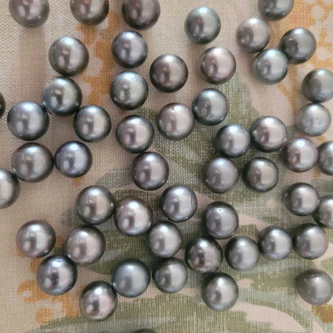 Loose dark Tahitian cultured pearls 11-12mm round (Pinctada margaritifera) — The South Sea Pearl