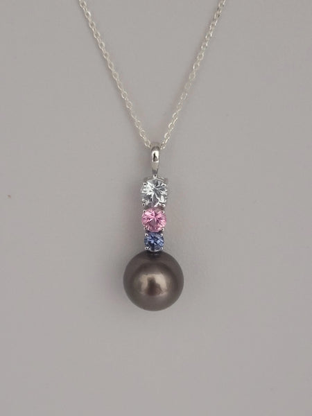 Tahiti Pearl 9-10 mm and Natural Sapphires, 18K Gold Pendant | The South Sea Pearl |  The South Sea Pearl