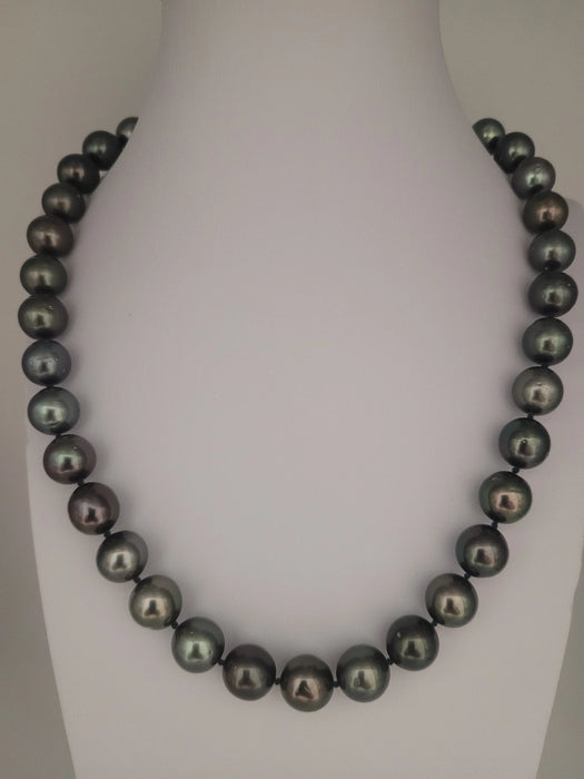 Tahiti Pearl Necklace 10-11 mm Dark Color, 18K Solid Gold Clasp | The South Sea Pearl |  The South Sea Pearl