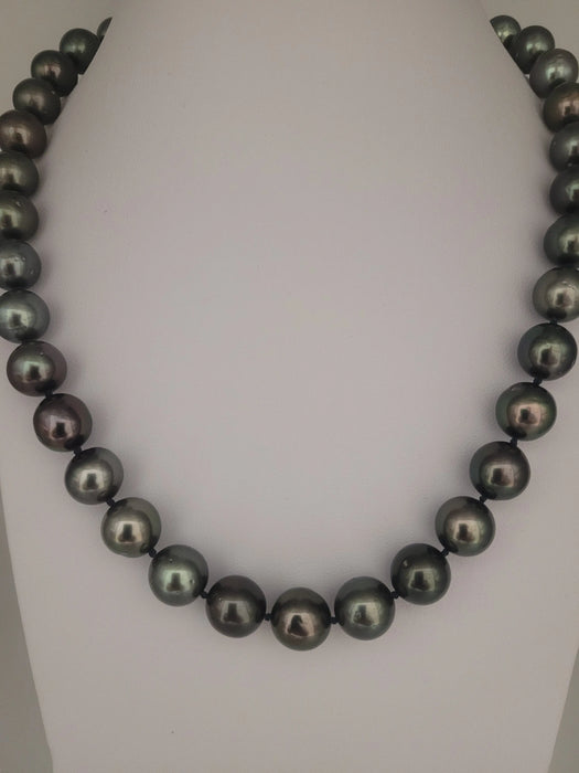 Tahiti Pearl Necklace 10-11 mm Dark Color, 18K Solid Gold Clasp | The South Sea Pearl |  The South Sea Pearl