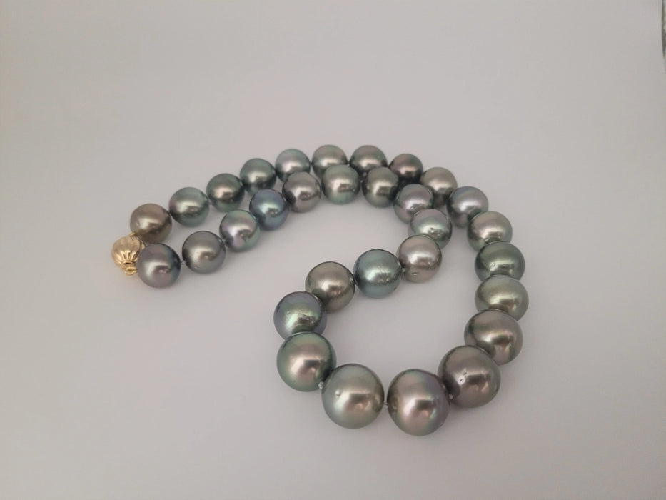Tahiti Pearls 12-14 mm Natural Color and very High Luster, 18K Gold clasp | The South Sea Pearl |  The South Sea Pearl