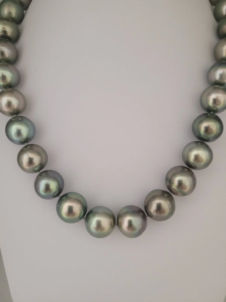 Tahiti Pearls 12-14 mm Natural Color and very High Luster, 18K Gold clasp | The South Sea Pearl |  The South Sea Pearl